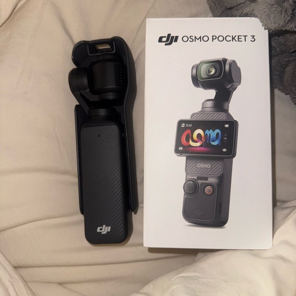 DJI Pocket 3 Black Handheld Camera - Picture 9 of 10
